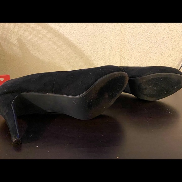 Pumps - Picture 2 of 3